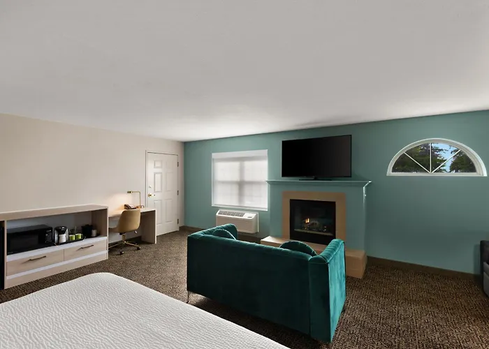 Wyndham Garden & Day Galena