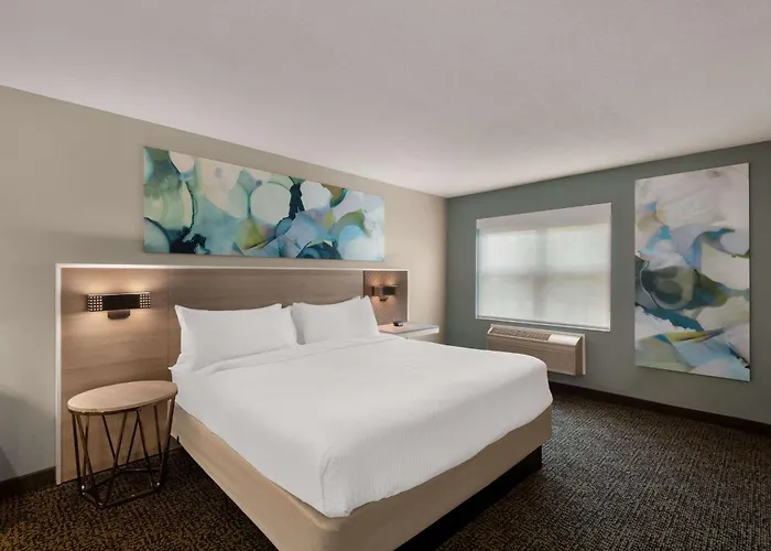 Wyndham Garden & Day Hotel 3*