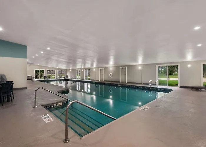Wyndham Garden & Day Hotel Galena
