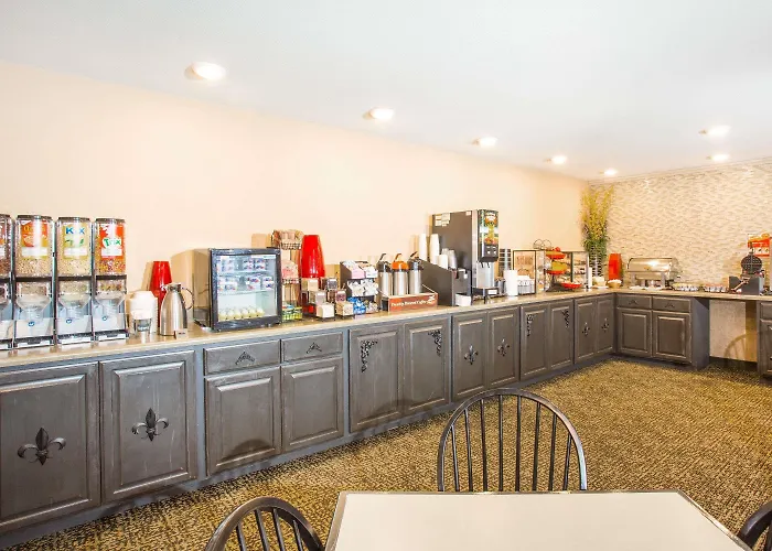 Wyndham Garden & Day Hotel