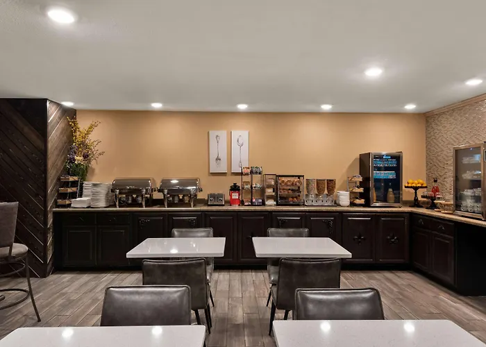 Wyndham Garden & Day Hotel 3*