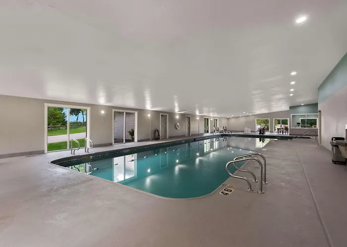 Wyndham Garden & Day Hotel Galena