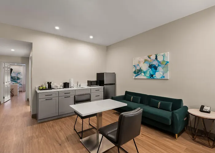 Wyndham Garden & Day Hotel 3*
